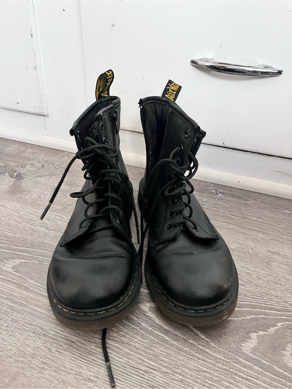 Dr. Martens Kids Black Leather Lace-Up Boots 3